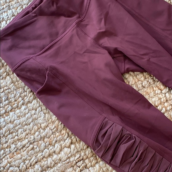 Lululemon sharp turns crop 17” redwood 4 - Picture 3 of 9